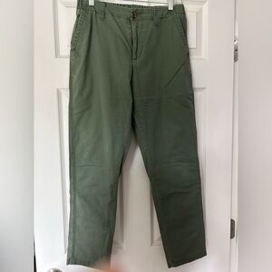 Old Navy Women olive capris Pants size S